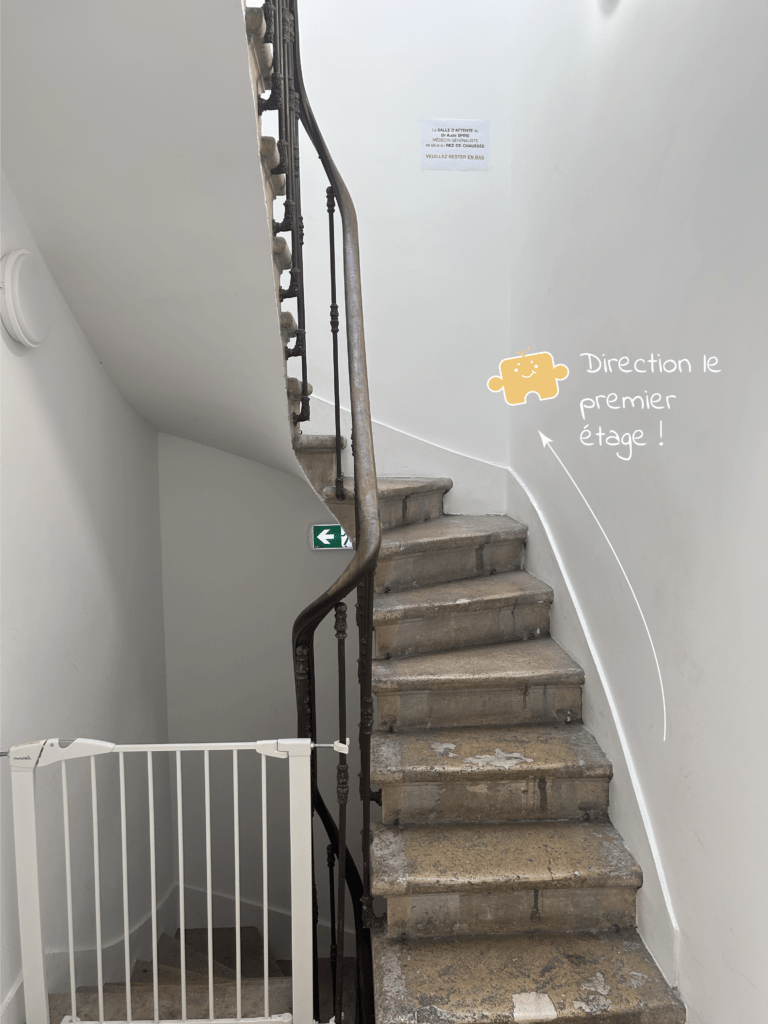 escaliers cabinet psychologue enfant ado