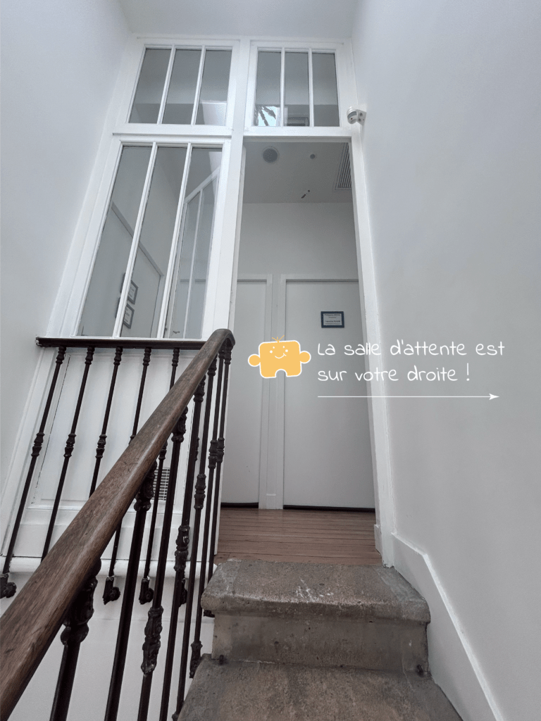 escaliers 1er etage cabinet psychologue enfants ado